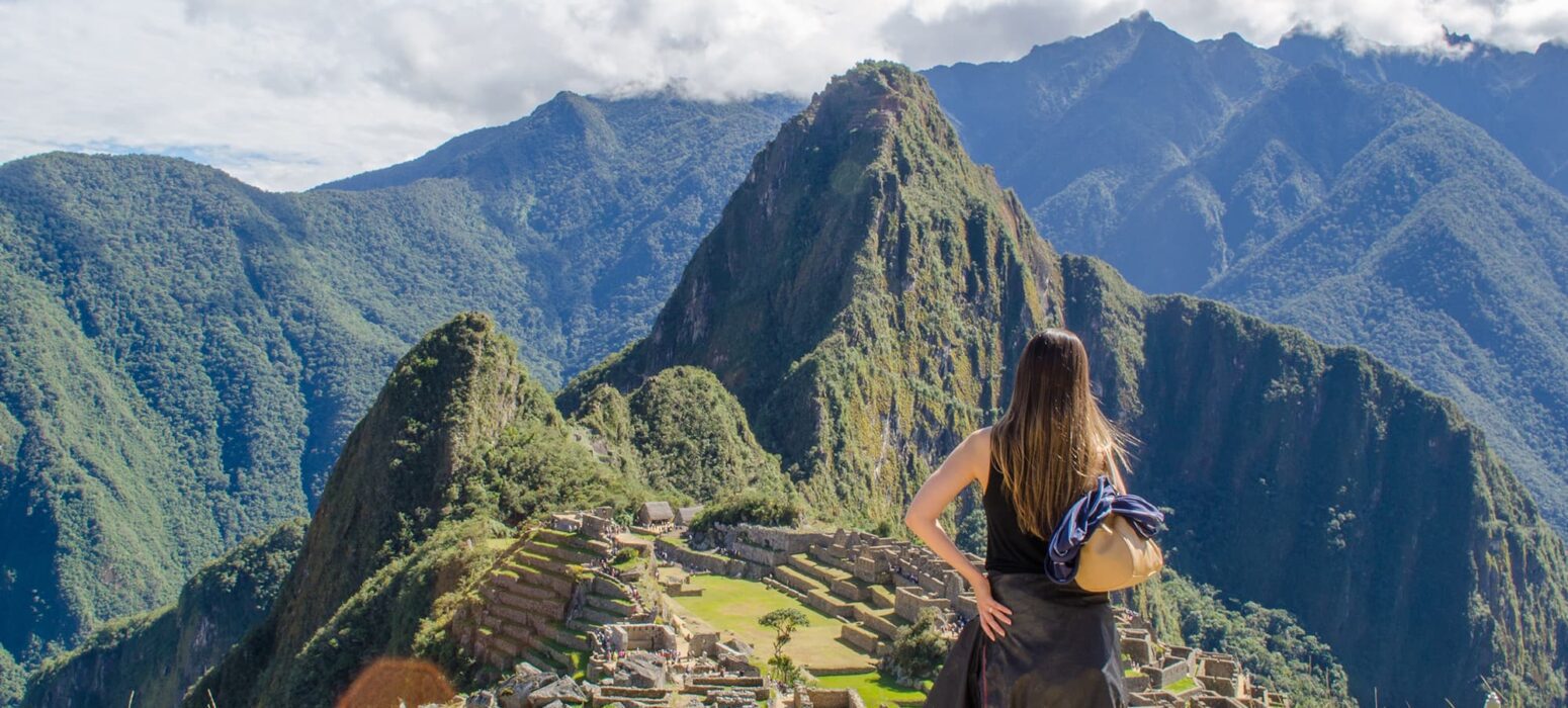 Una chica en Machu Picchu